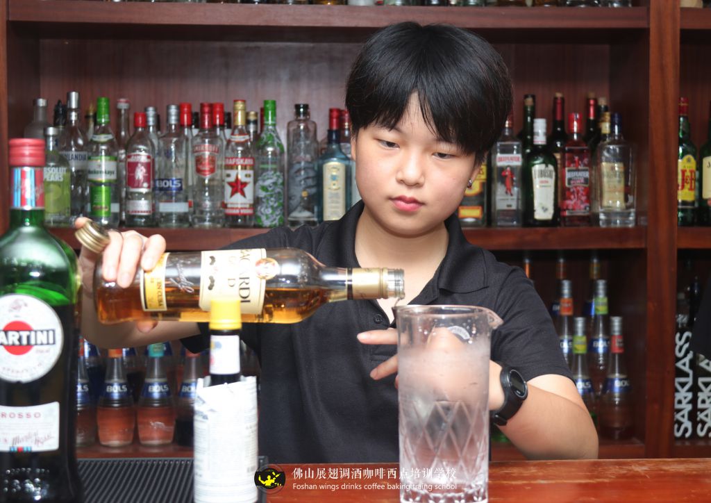 2020屆畢業生就業難？調酒師是個好選擇